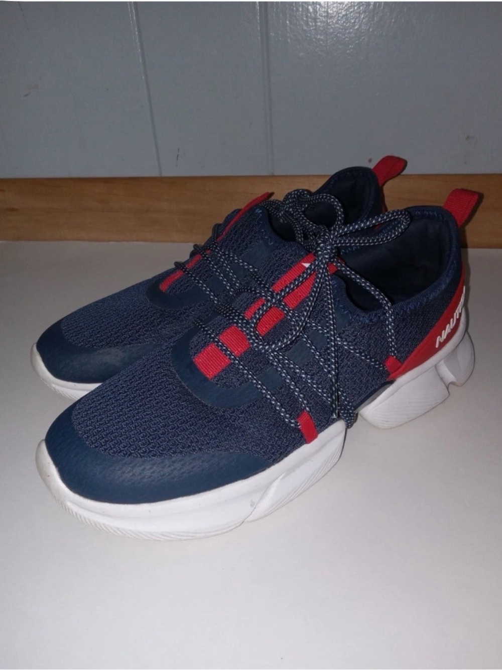 Nautica eriko/rwb womens lace up jogger red/white/blue size 10 NEW
